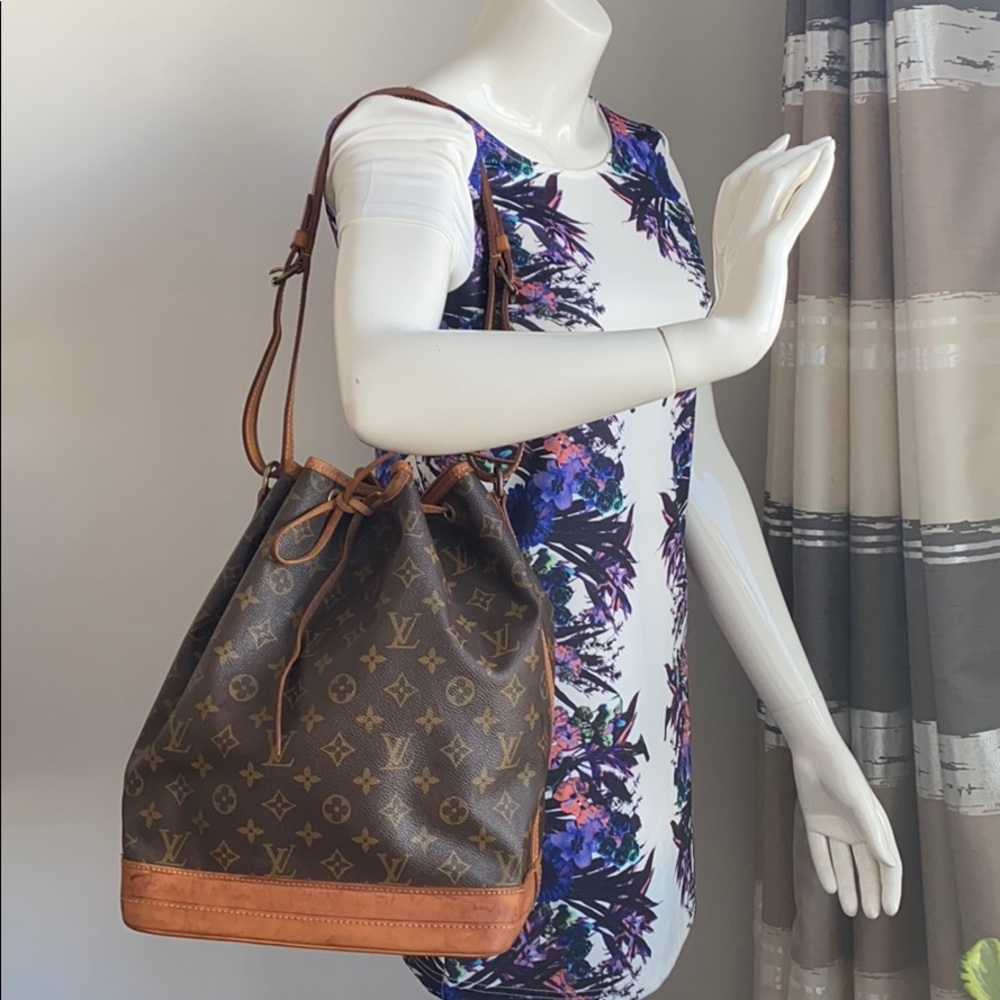 ๐SOLD๐ Louis Vuitton Bucket GM - Picture 1 of 16